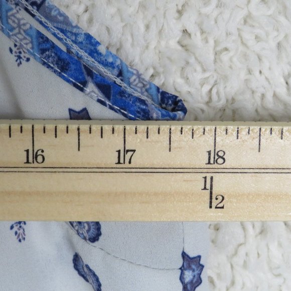 Pink Republic* Women's Camisole Sleeveless Split Neck Curved Hem Blouse~ Medium - Picture 10 of 11